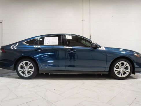 Used 2023 Honda Accord EX image 33