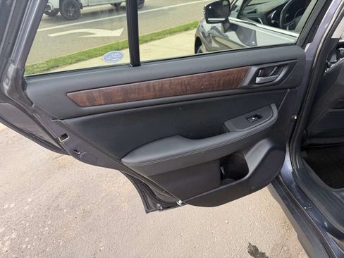 Used 2017 Subaru Outback 2.5i Limited AWD/4WD image 14