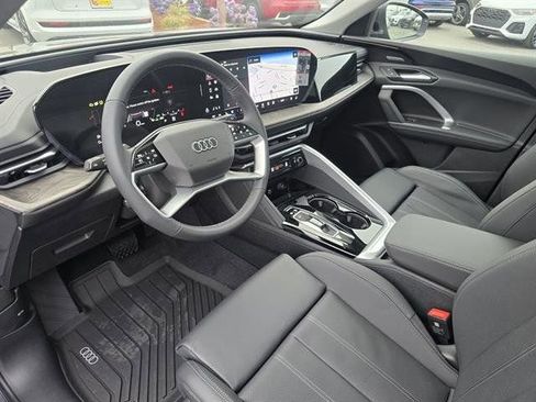 Used 2025 Audi Q5 Premium Plus image 12