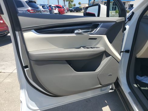 Used 2024 Cadillac XT6 Premium Luxury FWD image 25