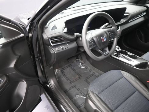 Used 2026 Buick Envista Preferred w/ Advanced Safety Package FWD image 12