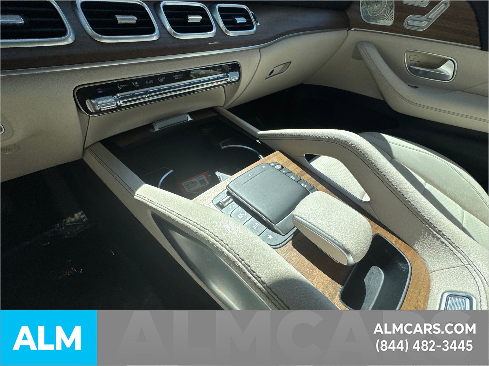 Used 2023 Mercedes-Benz GLE 350 4MATIC w/ Premium Package image 35