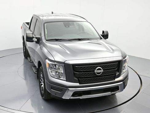 Used 2024 Nissan Titan SV w/ SV Convenience Package image 30