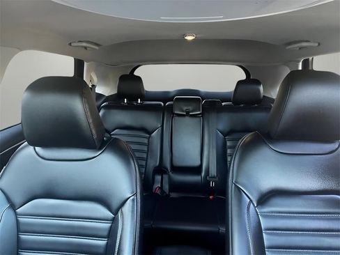 Used 2023 Ford Edge SEL image 21