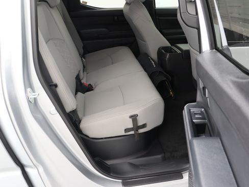 Used 2024 Toyota Tacoma SR5 RWD image 33