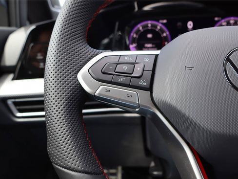 Certified 2025 Volkswagen GTI SE FWD image 16