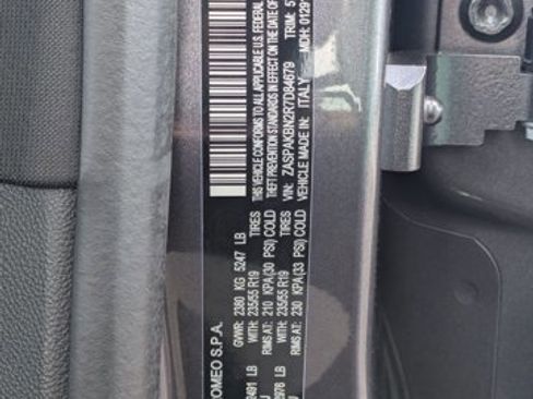 Used 2024 Alfa Romeo Stelvio Ti image 27