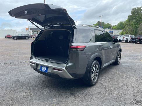 Used 2023 Nissan Pathfinder SL w/ Lighting Package (N92) image 31