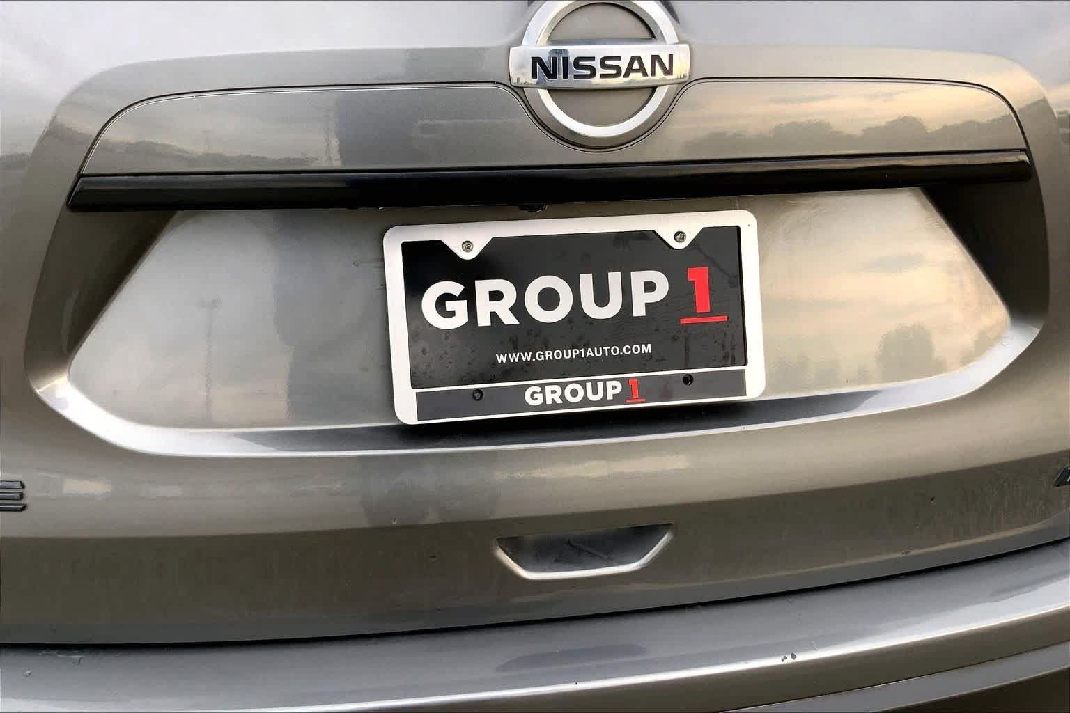 Used 2018 Nissan Rogue SV w/ Premium Package FWD image 10