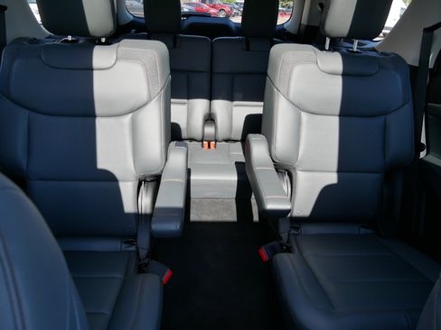 Used 2026 Ford Explorer Active w/ Active Comfort Package AWD/4WD image 13