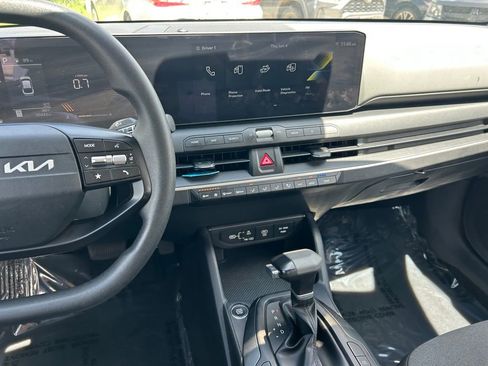 Used 2025 Kia K4 FWD image 16