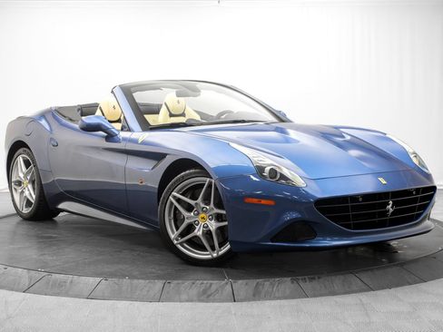 Used 2016 Ferrari California T RWD image 1