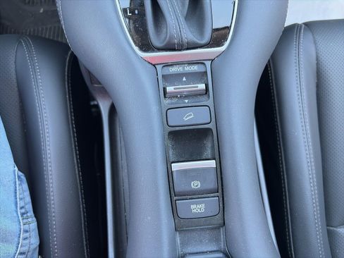 Certified 2024 Honda HR-V EX-L image 21