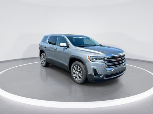 Used 2023 GMC Acadia SLE FWD image 2