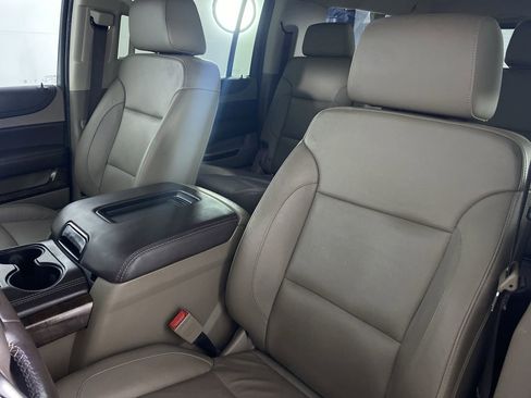 Used 2019 Chevrolet Suburban LT w/ LT Signature Package AWD/4WD image 12