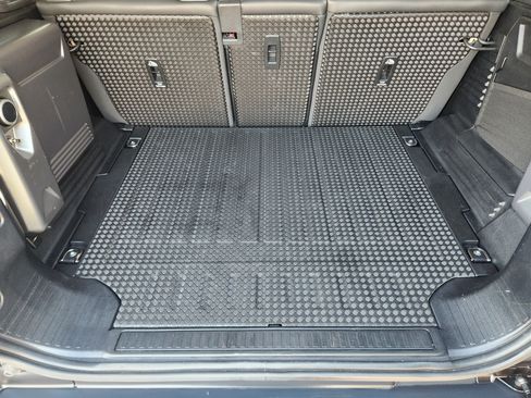 Certified 2022 Land Rover Defender 110 SE AWD/4WD image 34