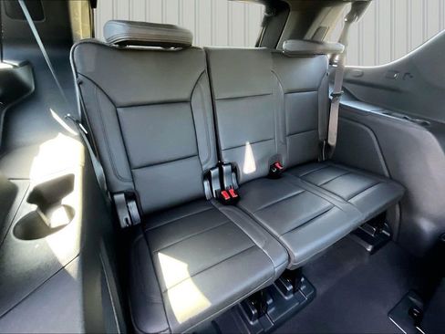 Used 2023 Chevrolet Tahoe High Country w/ Premium Package 2 AWD/4WD image 22