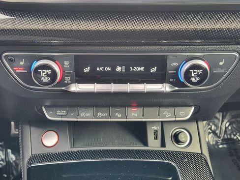 Used 2021 Audi SQ5 Prestige image 17