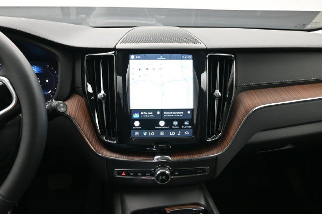 Used 2023 Volvo XC60 B6 Ultimate w/ Climate Package AWD/4WD image 14