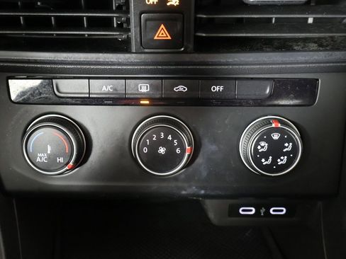 Used 2023 Volkswagen Jetta S image 40