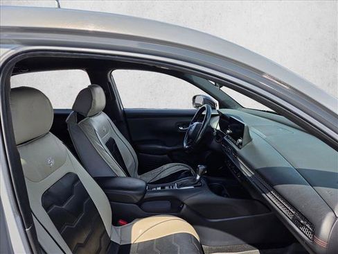 Used 2024 Honda HR-V Sport image 17