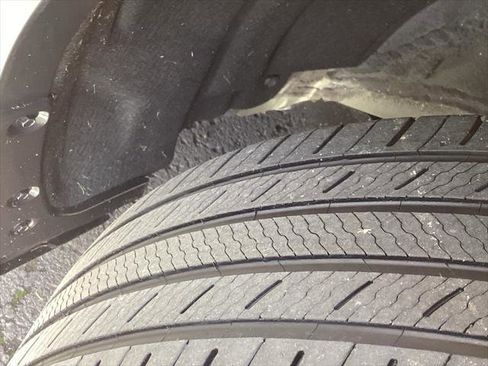 Certified 2024 Toyota Highlander XLE image 7