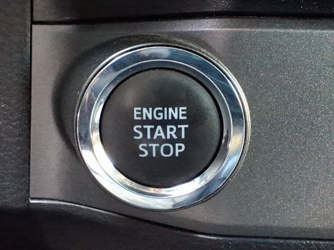 Used 2022 Toyota Tacoma TRD Sport w/ Technology Package image 9