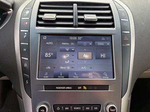 Used 2020 Lincoln MKZ Standard image 18