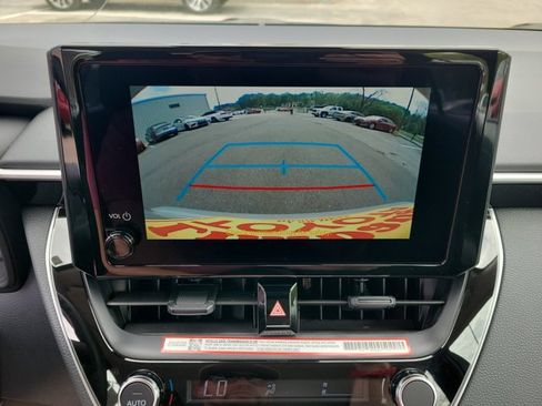 Used 2025 Toyota Corolla LE image 14