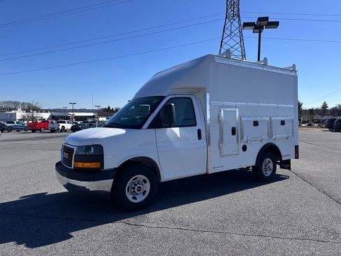 New 2026 GMC Savana 3500 w/ Power Convenience Package RWD image 2