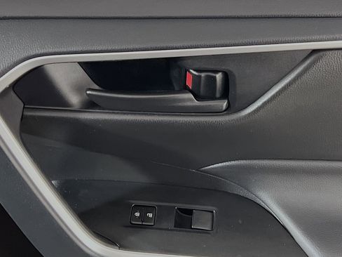 Used 2025 Toyota RAV4 LE image 31