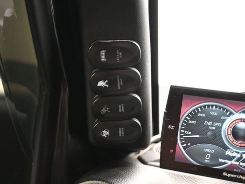 Used 2016 Jeep Wrangler Unlimited Rubicon w/ Connectivity Group AWD/4WD image 15
