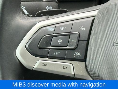 Used 2025 Volkswagen Atlas SEL Premium R-Line AWD/4WD image 32