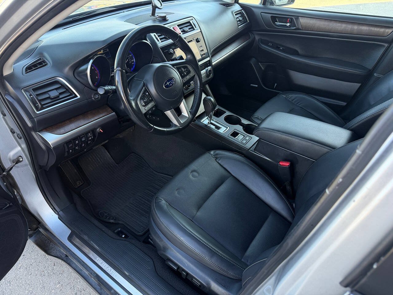 Used 2017 Subaru Outback 2.5i Limited AWD/4WD image 17