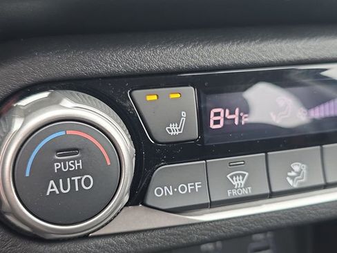 Used 2025 Nissan Versa SR w/ Trunk Package FWD image 32