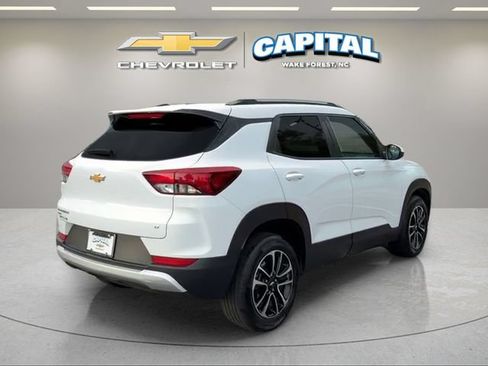 Used 2025 Chevrolet TrailBlazer LT AWD/4WD image 6