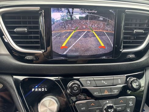 Used 2018 Chrysler Pacifica Touring-L Plus FWD image 23