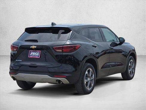 Used 2025 Chevrolet Blazer LT FWD image 5