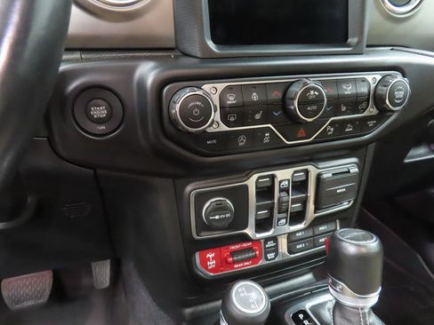 Used 2020 Jeep Gladiator Rubicon w/ Uconnect 4C Nav & Sound Group image 54
