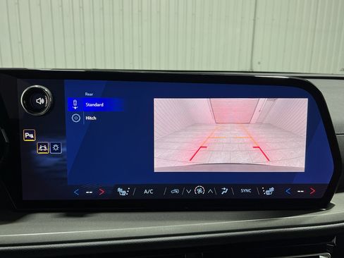 New 2026 Chevrolet Traverse LT w/ Sun and Wheel Package image 12