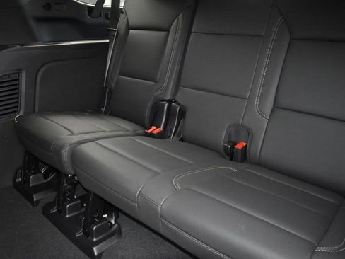 New 2025 Chevrolet Suburban Premier image 17