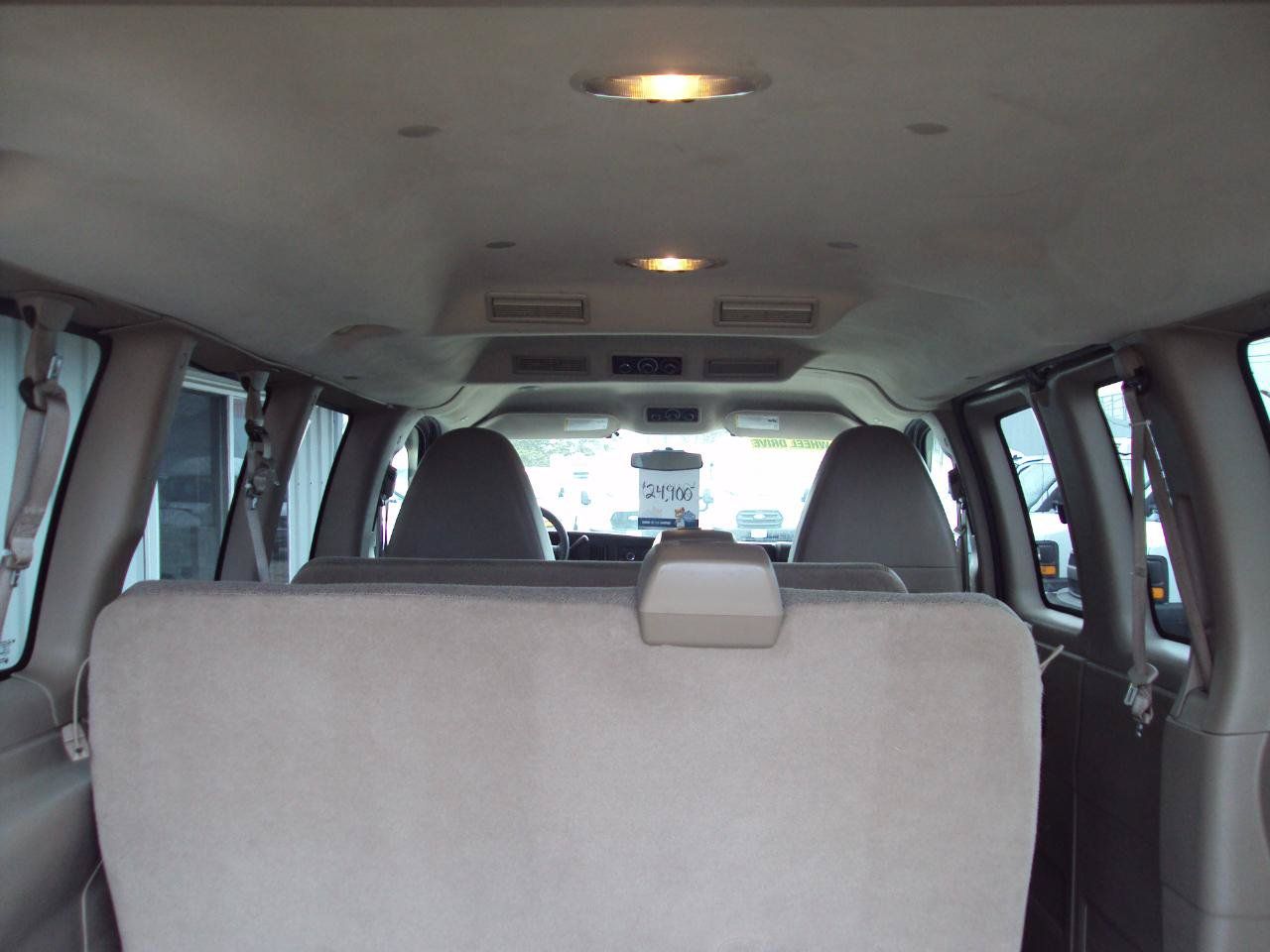 Used 2011 Chevrolet Express 1500 LT w/ LT Preferred Equipment Group AWD/4WD image 11