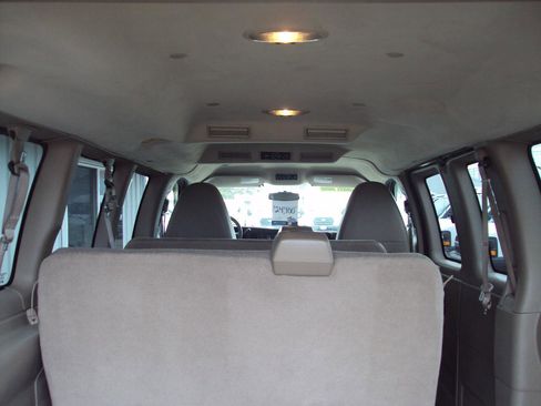Used 2011 Chevrolet Express 1500 LT w/ LT Preferred Equipment Group image 11