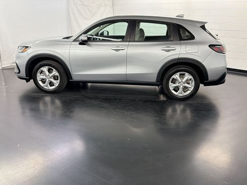 Certified 2023 Honda HR-V LX image 2