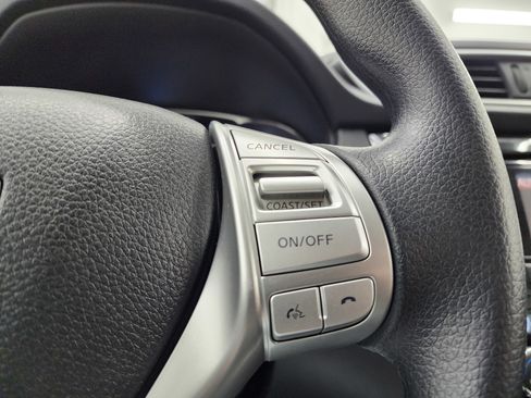 Used 2016 Nissan Rogue SV image 15