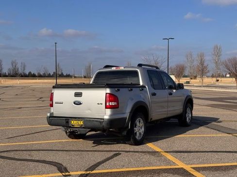 Used 2007 Ford Explorer Sport Trac XLT image 3