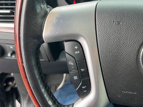 Used 2007 Cadillac Escalade AWD w/ Information Package image 12
