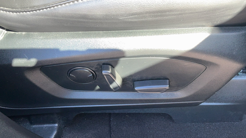 Certified 2023 Ford Explorer XLT w/ Equipment Group 202A RWD image 44
