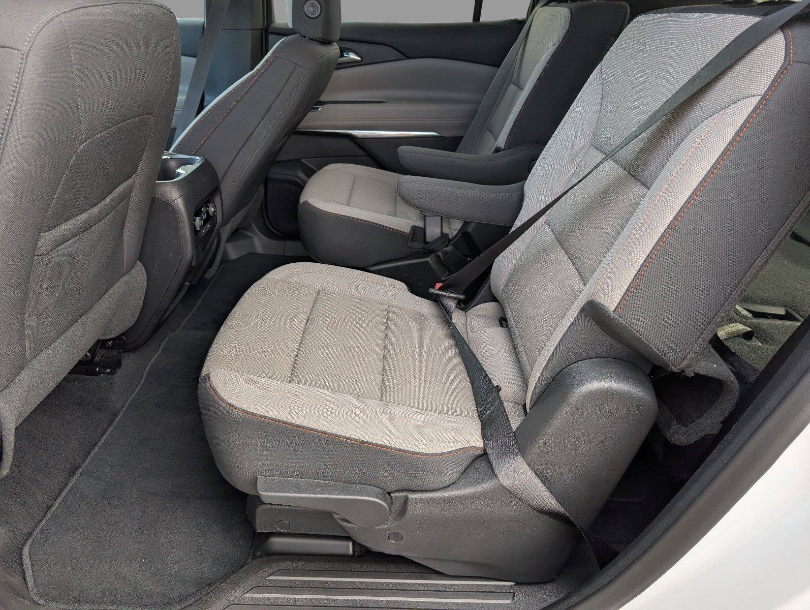 Used 2026 Chevrolet Traverse LT w/ Driver Confidence Package FWD image 33
