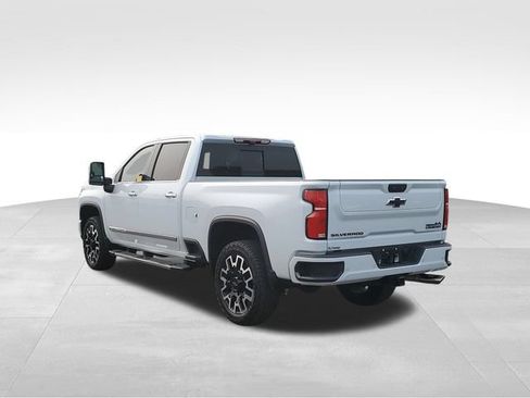 Certified 2026 Chevrolet Silverado 2500 High Country w/ High Country Premium Package AWD/4WD image 4